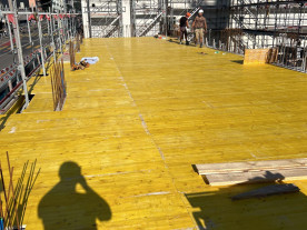 Sicht auf Schalungsarbeiten entlang der Schwarztorstrasse, Meinen Nord.