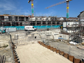 Sicht auf Spundwandkasten – vorbereitet für Pfahlarbeiten bei Meinen Süd.